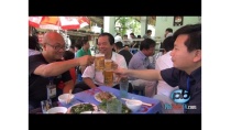 Phóng sự đường phố ở quán bia hơi Tuấn Mượt, Cột cờ Hà Nội Phóng sự đường phố ở quán bia hơi Tuấn Mượt, Cột cờ Hà Nội
