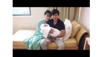Lý Hải hạnh phúc khoe quý tử mới sinh(tin moi nhat) Lý Hải hạnh phúc khoe quý tử mới sinh(tin moi nhat)
