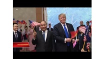 Truyền hình VOA 9/3/19: Trump và cờ đỏ sao vàng: Mỹ gần Việt Nam hơn? Truyền hình VOA 9/3/19: Trump và cờ đỏ sao vàng: Mỹ gần Việt Nam hơn?