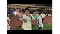 Đan Trường hát cho trận bóng đá U22 Việt Nam và Hàn Quốc 29-7-2017 Đan Trường hát cho trận bóng đá U22 Việt Nam và Hàn Quốc 29-7-2017