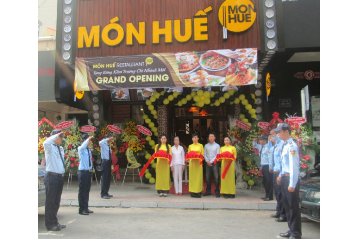 NHÀ HÀNG MÓN HUẾ CHÀO MỪNG KHAI TRƯƠNG CHI NHÁNH THỨ 85