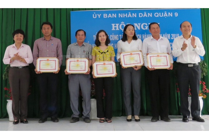 Quận 9: Thực hiện tốt việc công khai niêm yết các quy trình thủ tục ...