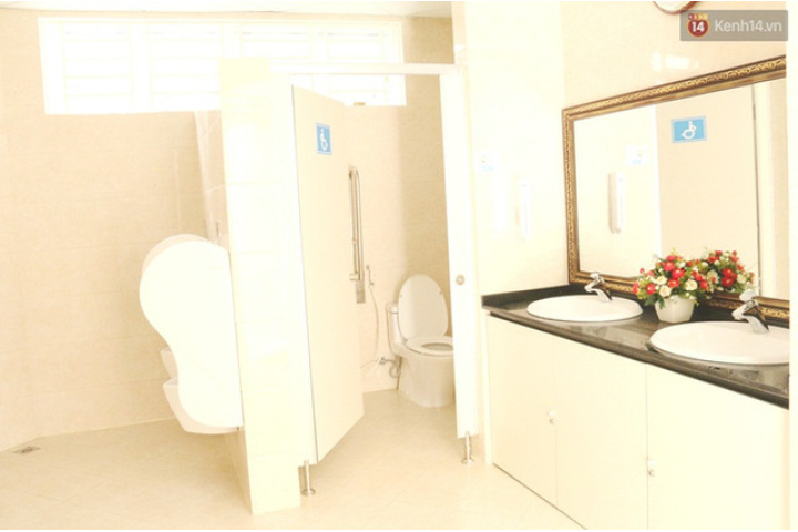 Cận cảnh nhà vệ sinh công cộng 5 sao miễn phí mới toanh ở Đà Nẵng