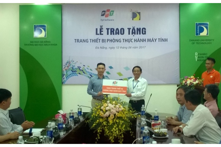 FPT Software Đà Nẵng tặng phòng máy tính trị giá 650 triệu đồng ...