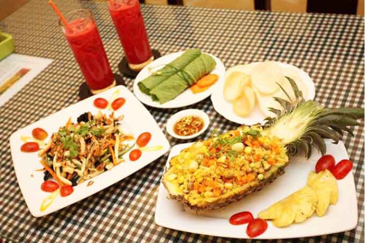 Top 10 nhà hàng chay ngon nổi tiếng, hút khách nhất ở Quận 10