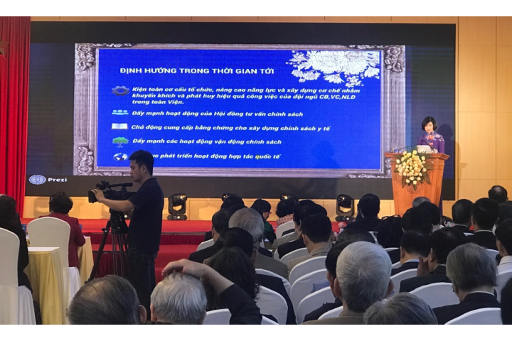 Viện Chiến lược và Chính sách Y tế đón nhận Huân chương Lao động ...