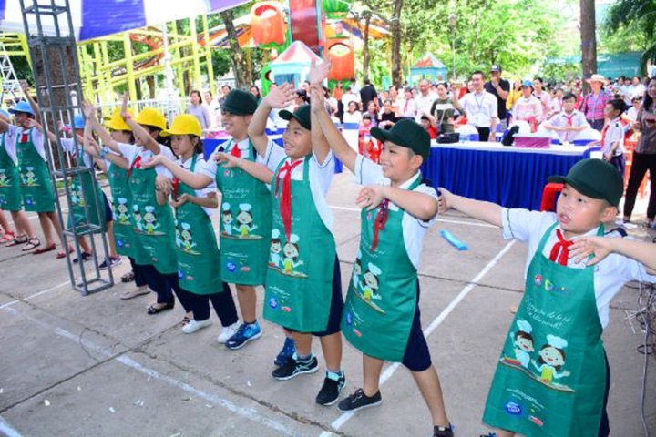 Sữa Cô gái Hà Lan đồng hành cùng Sở Giáo dục Đào tạo TP. HCM tại hội ...