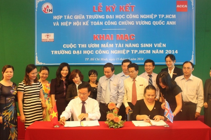 Trường Đại học Công nghiệp TPHCM ký kết hợp tác với Hiệp hội nghề ...