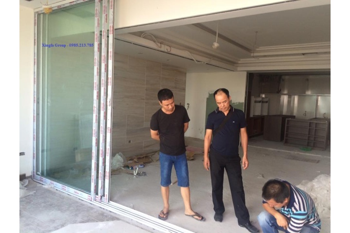 Cửa Đi Nhôm XINGFA Mở Trượt 3 Cánh Trên 3 Ray Độc Lập
