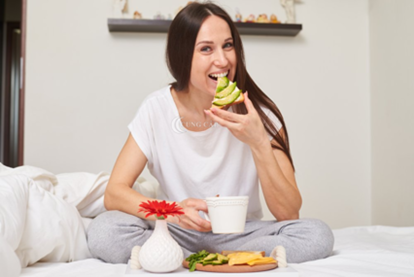 Thực đơn bữa sáng cho bà bầu bị nghén nên ăn gì?