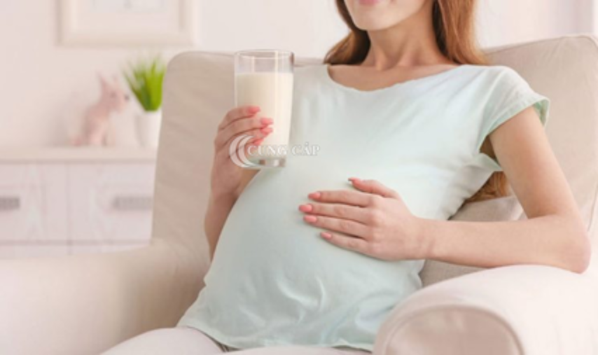 Mẹ bầu có biết: Uống sữa bầu vào lúc nào là tốt nhất trong ngày?