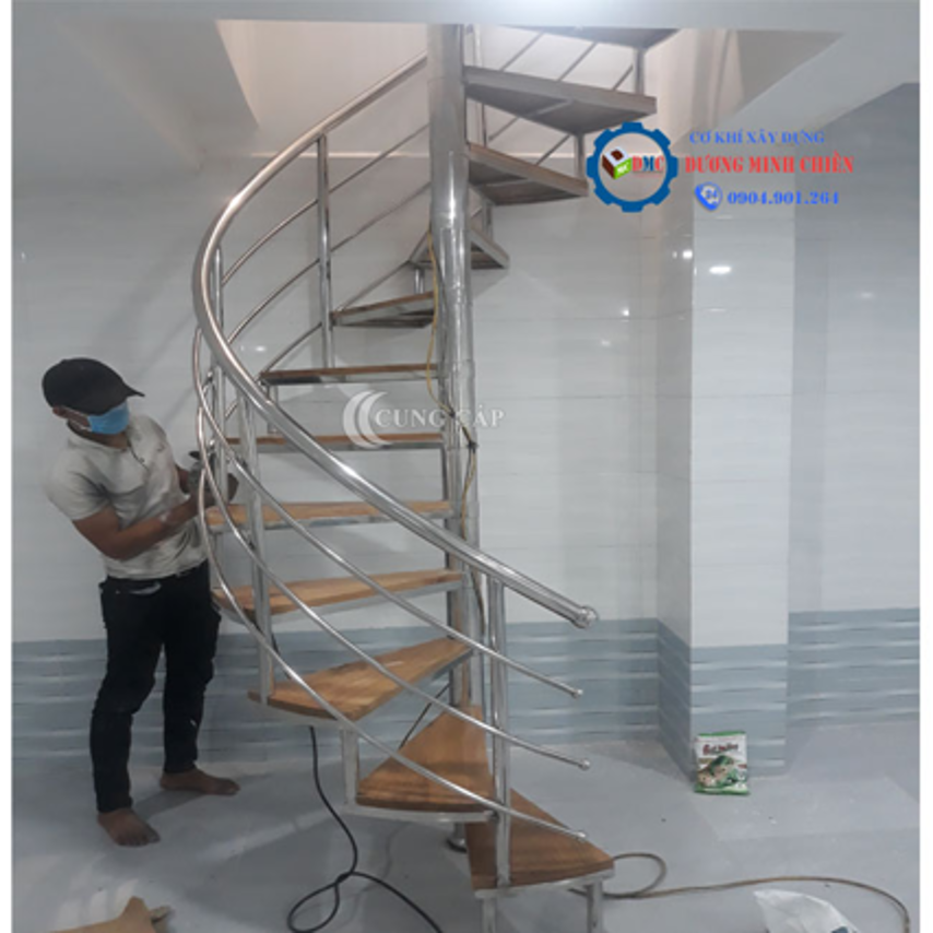 Cầu thang sắt trong nhà đẹp - 2021